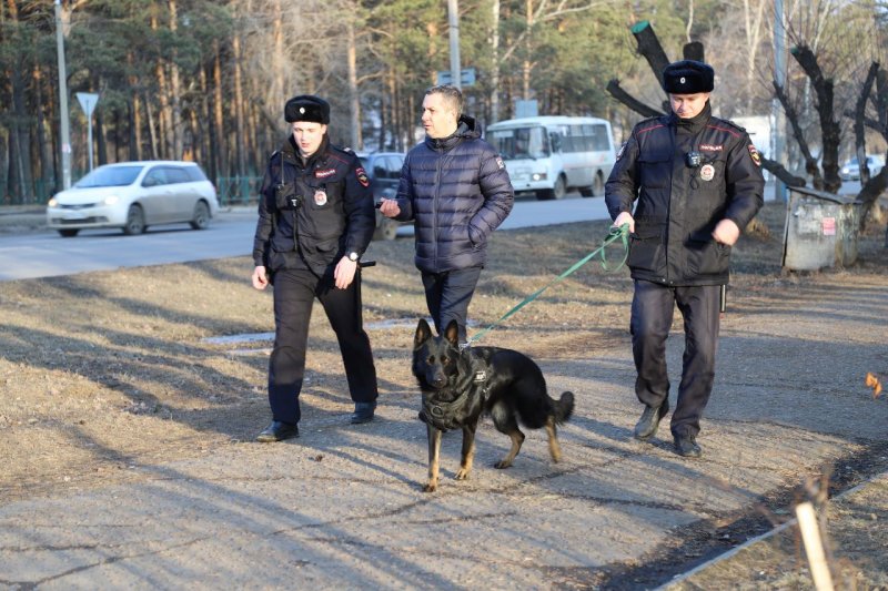 В Канске общественник проверил работающие на маршруте наряды патрульно-постовой службы и написал статью к 100-летию ППС